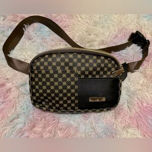 Crossbody purse